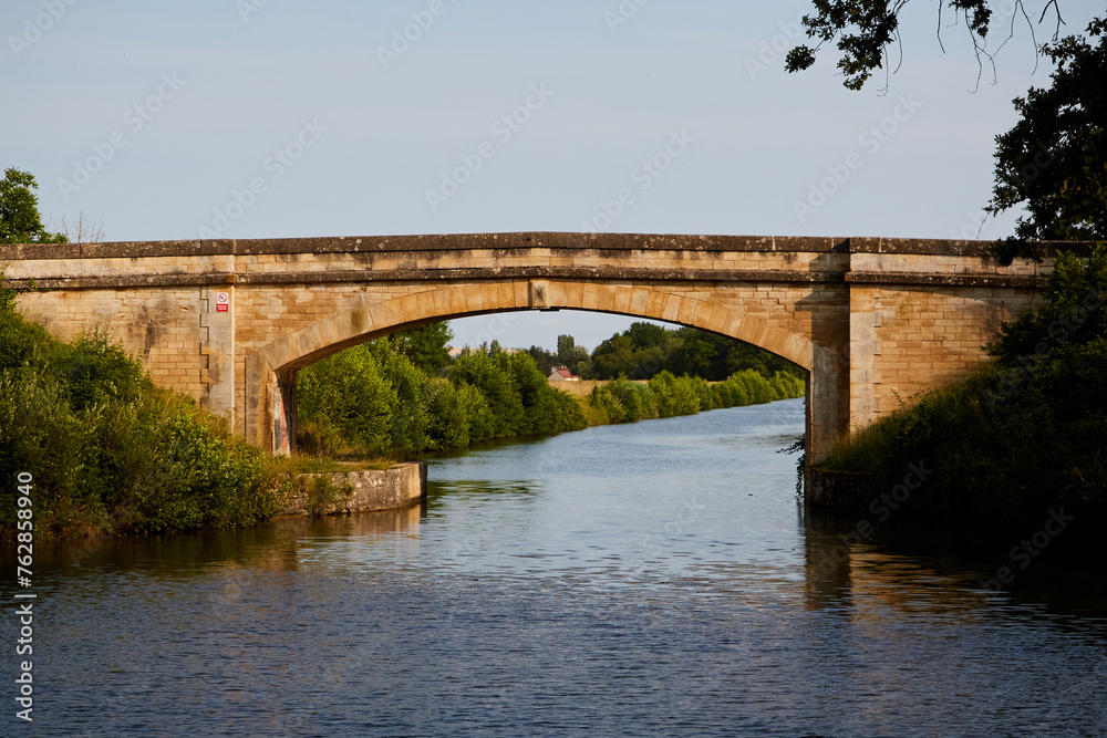 Fototapeta premium Bridge Passage Over the Yonne River