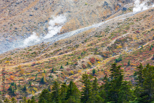 日本の風景 壮大な絶景 秋の渋峠から草津白根山を望む