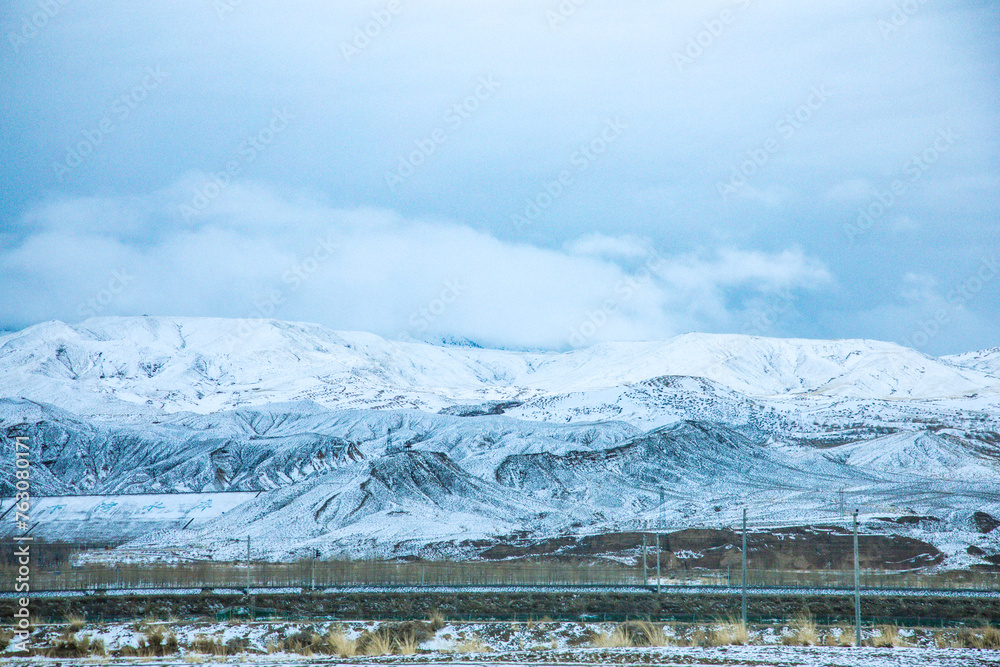 Hainan Mongolian and Tibetan Autonomous Prefecture, Qinghai Province-Western Plateau Highway Scenery