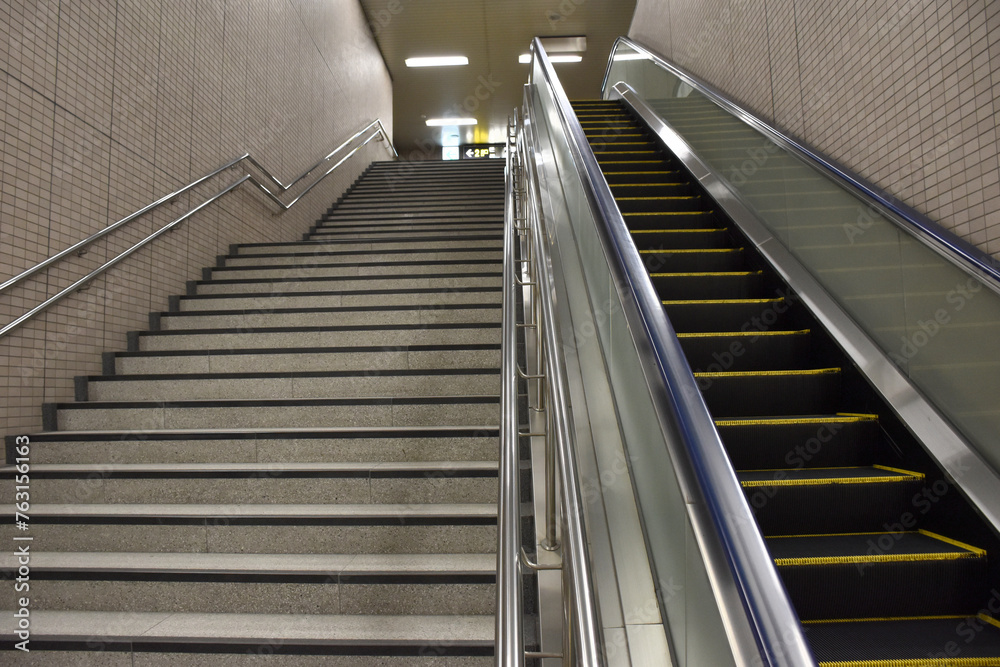 誰もいない地下道 誰もいない地下道