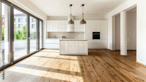 Interior de cocina en una hermosa casa nueva de lujo con isla de cocina y suelo de madera, estilo moderno minimalista y luminoso, con espacio para texto.