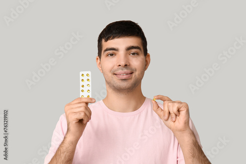 Young man with blister of v...