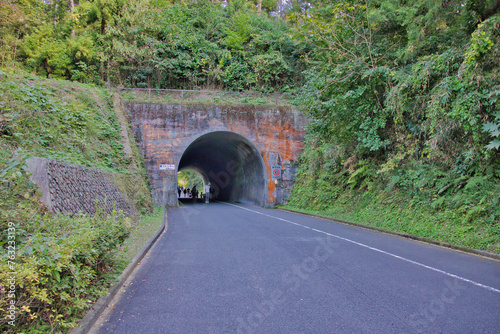 公園のトンネル