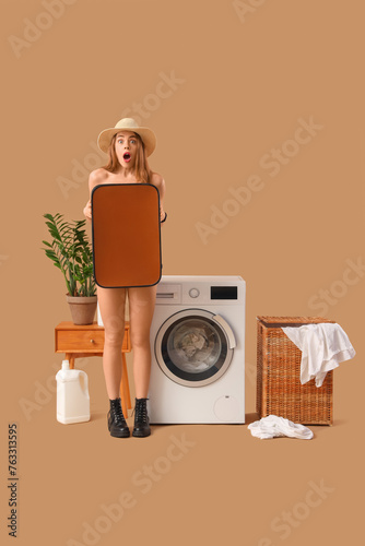 Shocked female traveler wit...