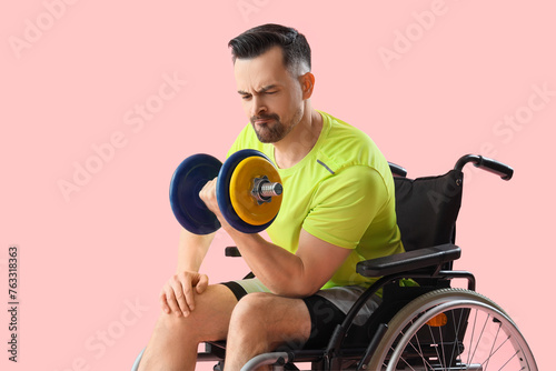Sporty young man in wheelch...