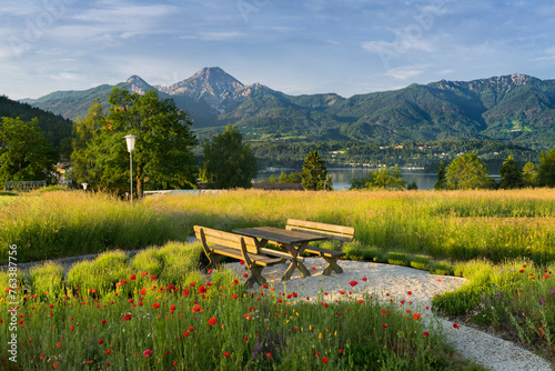 Aussichtspunkt beim Egger Marterl, Bänke, Mittagskogel, Faaker See, Kärnten, Österreich photo