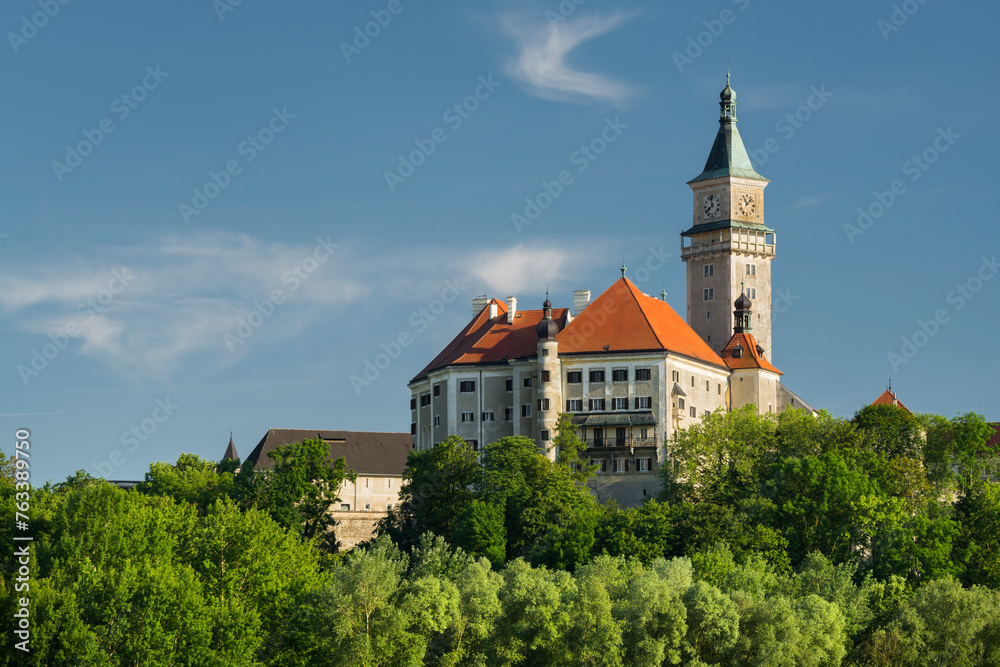Schloss Wallsee, Donau, Mostviertel, Niederösterreich, Österreich Schloss Wallsee, Donau, Mostviertel, Niederösterreich, Österreich