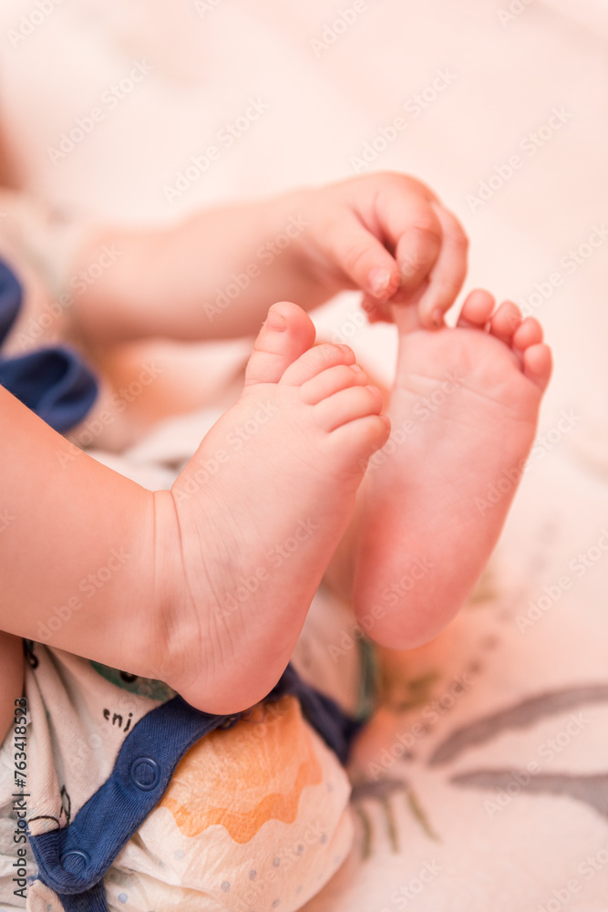 Naklejka premium PIEDINO NEONATO