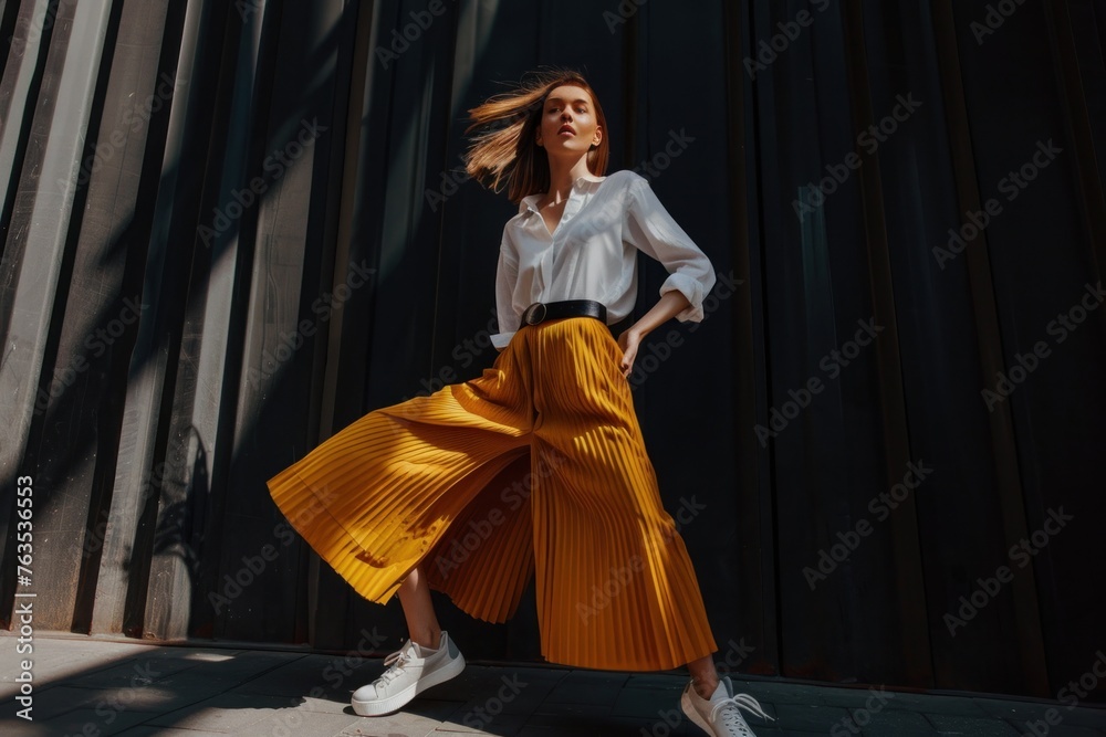 Obraz premium Woman in white shirt
