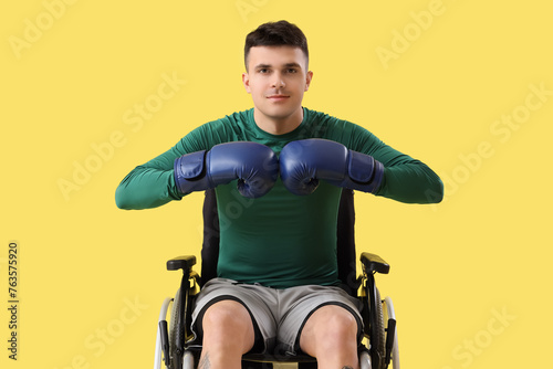 Sporty young man in wheelch...