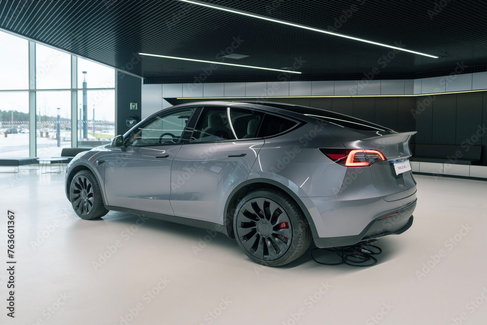 Quicksilver Tesla car model Y performance in Gigafactory Berlin ...