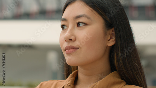 Canvas-taulu Portrait thoughtful pensive Asian woman dreaming chinese japanese girl relaxed k