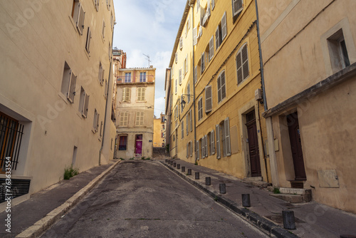 Fototapeta Naklejka Na Ścianę i Meble -  Old city of Marseille, France