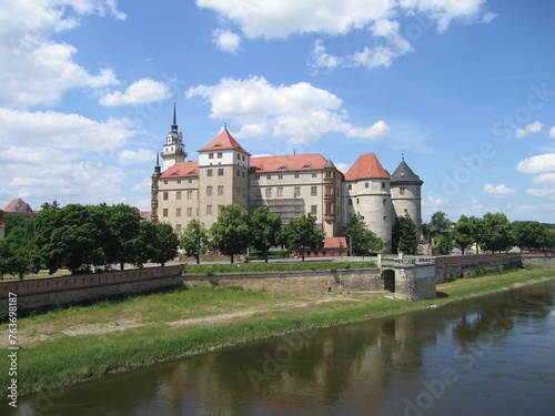 Elbe und Schloss Hartenfels in Torgau