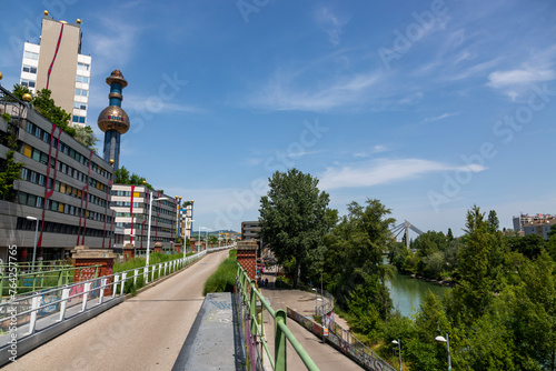 Canvas Print The Donaukanal canal near the Spittelauw incinerator in Vienna