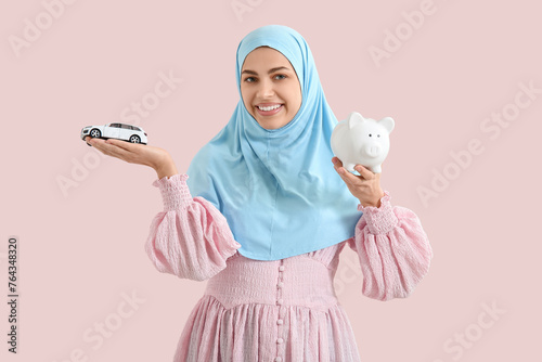 Young happy Muslim woman wi...