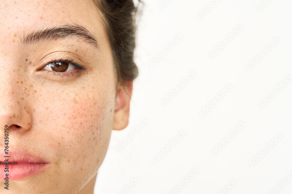 Φωτογραφία Close up aesthetic beauty half face portrait of Latin girl isolated on white background