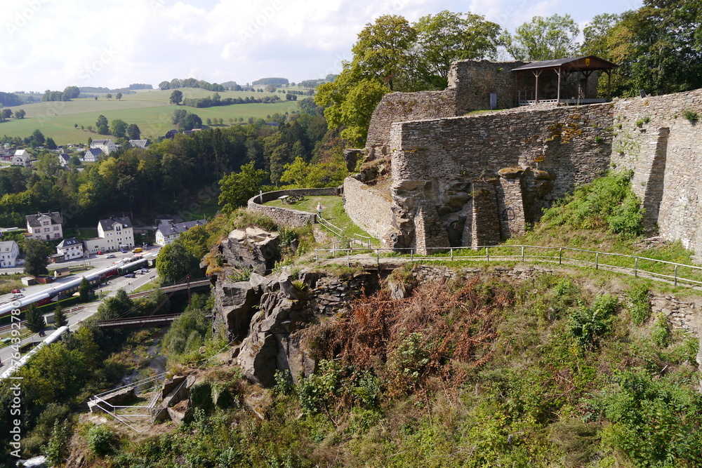 Burgmauern am Schloss Wolkenstein im Erzgebirge in Sachsen