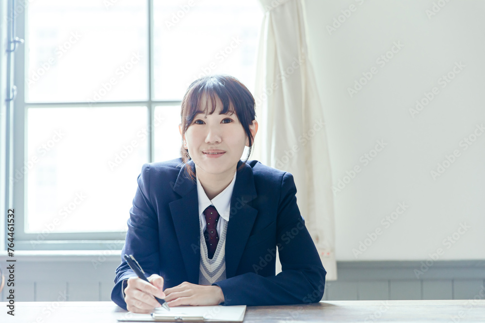 High school girls taking classes 授業を受ける女子高校生 High school girls taking classes 授業を受ける女子高校生