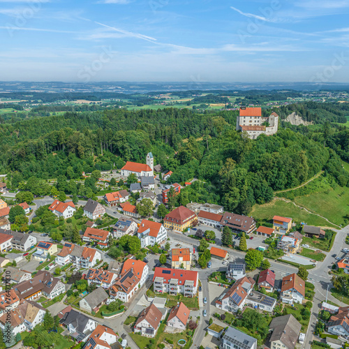 Ausblick auf die Gemeinde Waldburg im Alpenvorland in Oberschwaben