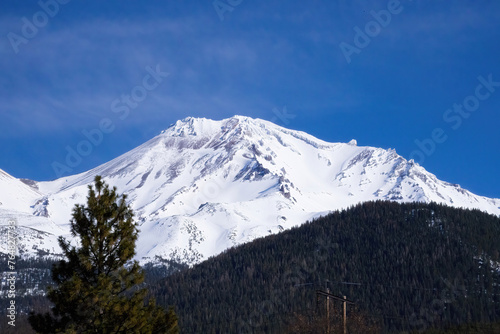 Mount Shasta with snow © Allen Penton