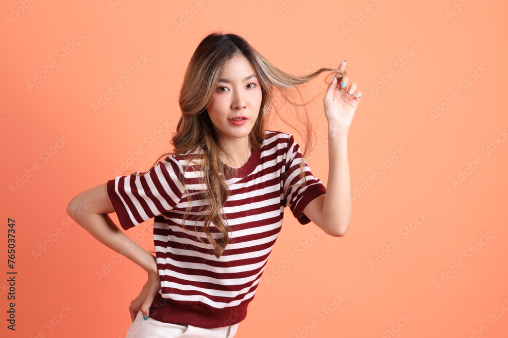 20s Asian woman 20s Asian woman