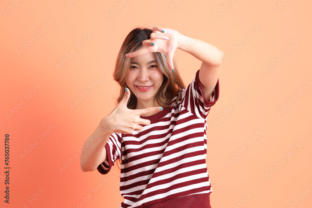 20s Asian woman 20s Asian woman