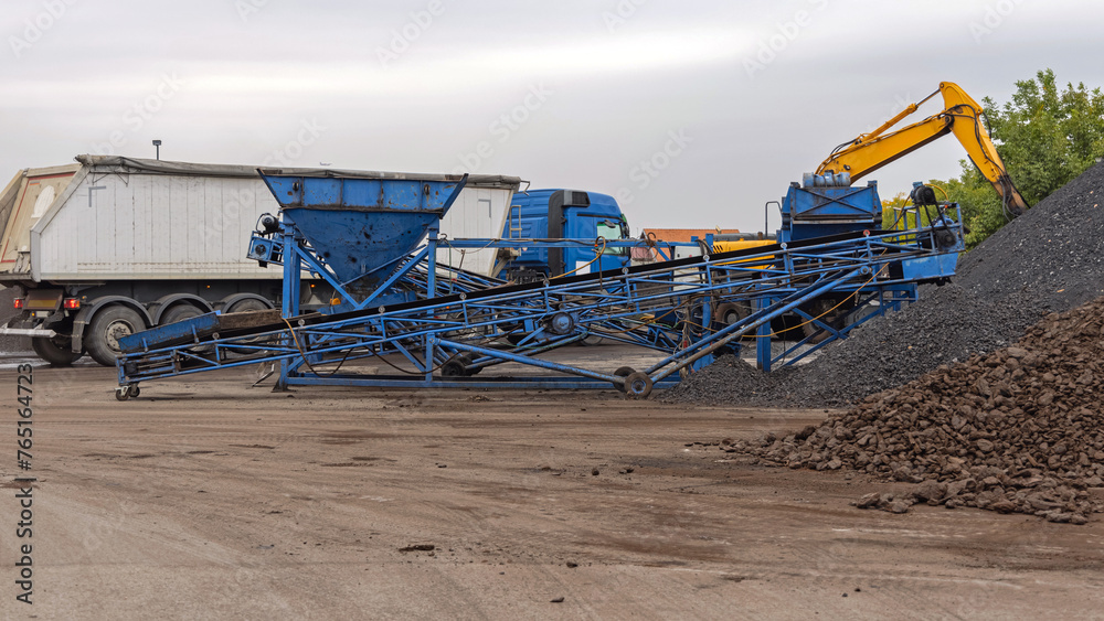 Loading Black Coal in Lorry Truck Conveyor Belt Open Storage