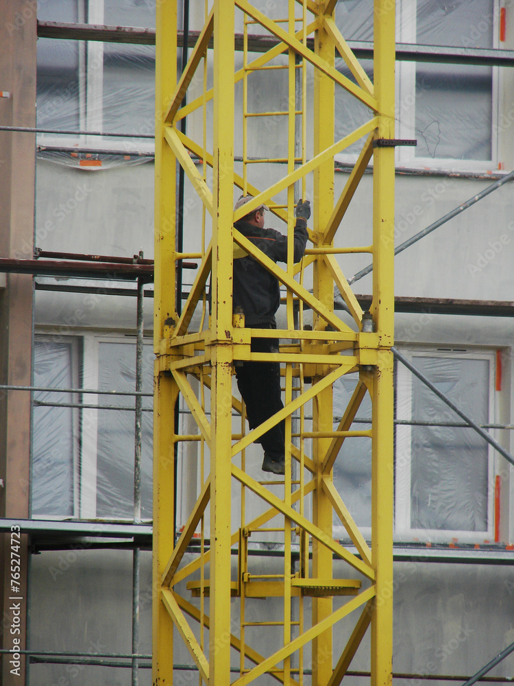 Fototapeta premium Budowa bloku - dźwig