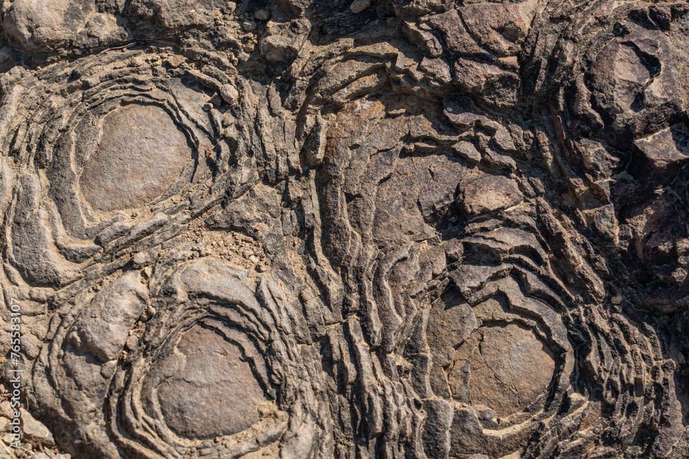 Spheroidal weathering tholeiitic basalt. onion skin weathering