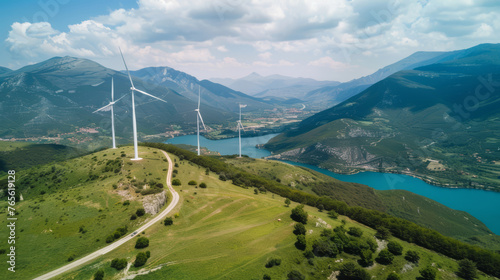 Energia eolica, a simbolizzare azienda che implementa politiche di risparmio energetico per ridurre i costi operativi photo