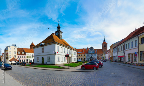 Fototapeta Naklejka Na Ścianę i Meble -  2023-04-21 Historic city center and town hall. Reszel. Poland.