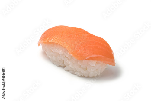 新鮮で美味しそうな鮭の寿司