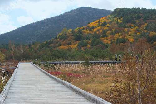 福島県 磐梯吾妻スカイラインの頂上である浄土平に設置されている木道。ハイキングが楽しめる。