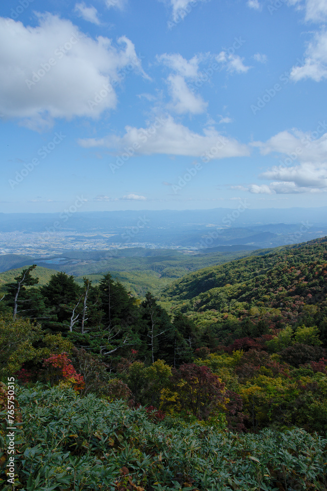 磐梯吾妻スカイラインからの秋の眺め。磐梯吾妻スカイラインは「日本の道１００選」に指定されている最高のドライブコース。