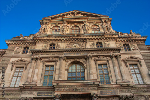 Obraz na płótnie Close up of the facade of the Louvre w salonie