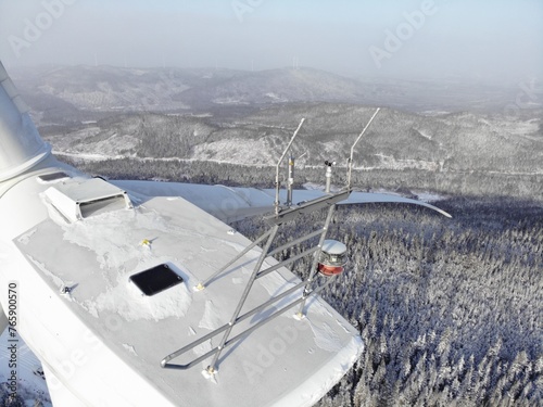 Éolienne hiver couché soleil 
