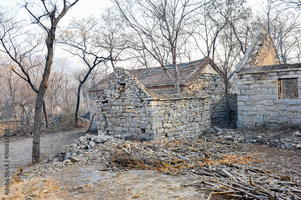 Stone houses from the 1950s to 1960s in Shancun, Huaibei City, Anhui Province, China, are still well preserved.