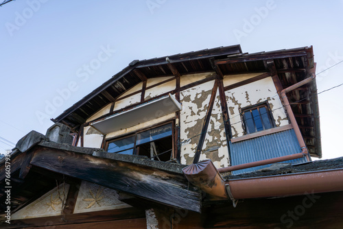 古い老朽化した空き家