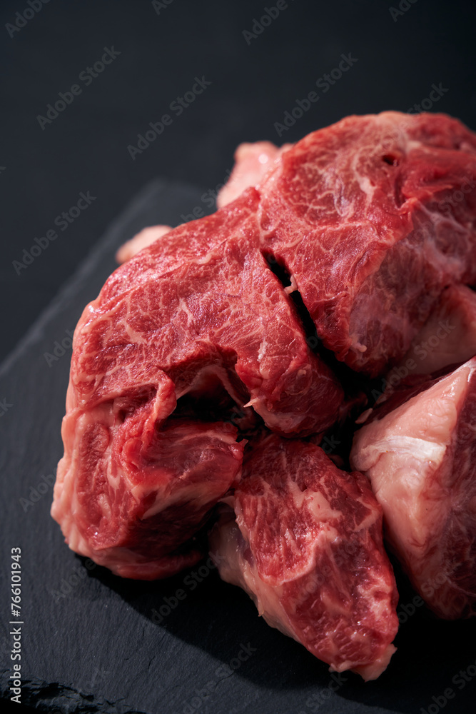 Fototapeta premium 生の牛スネ肉