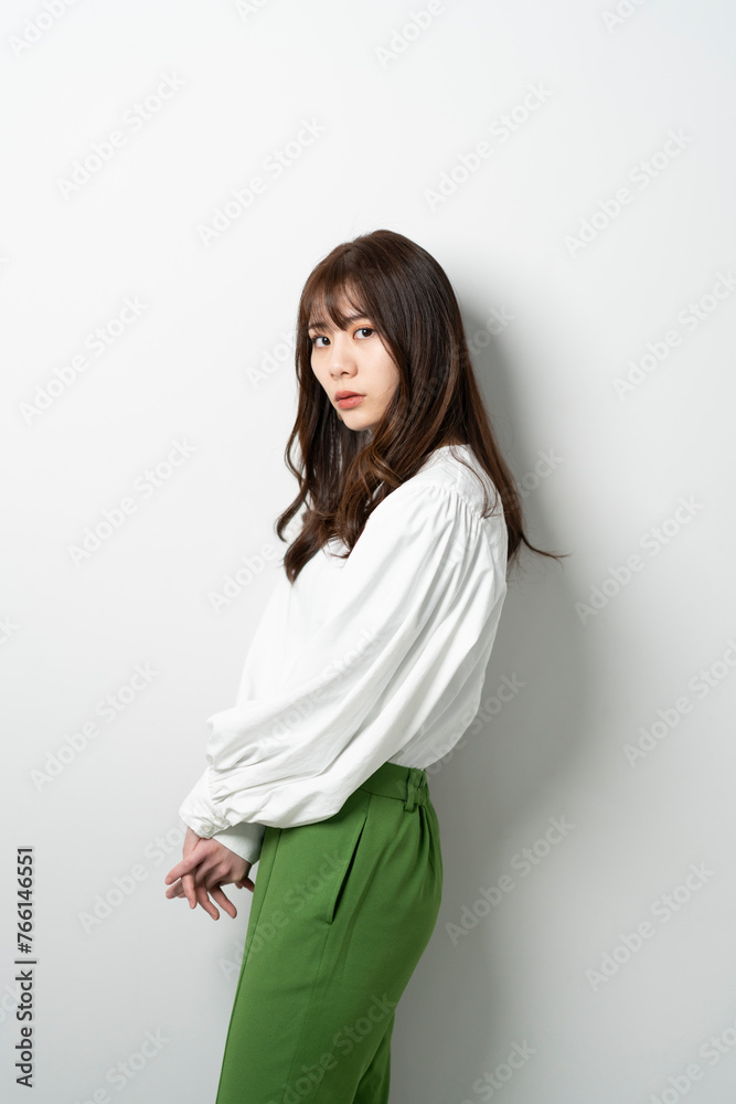 クールな女性 クールな女性