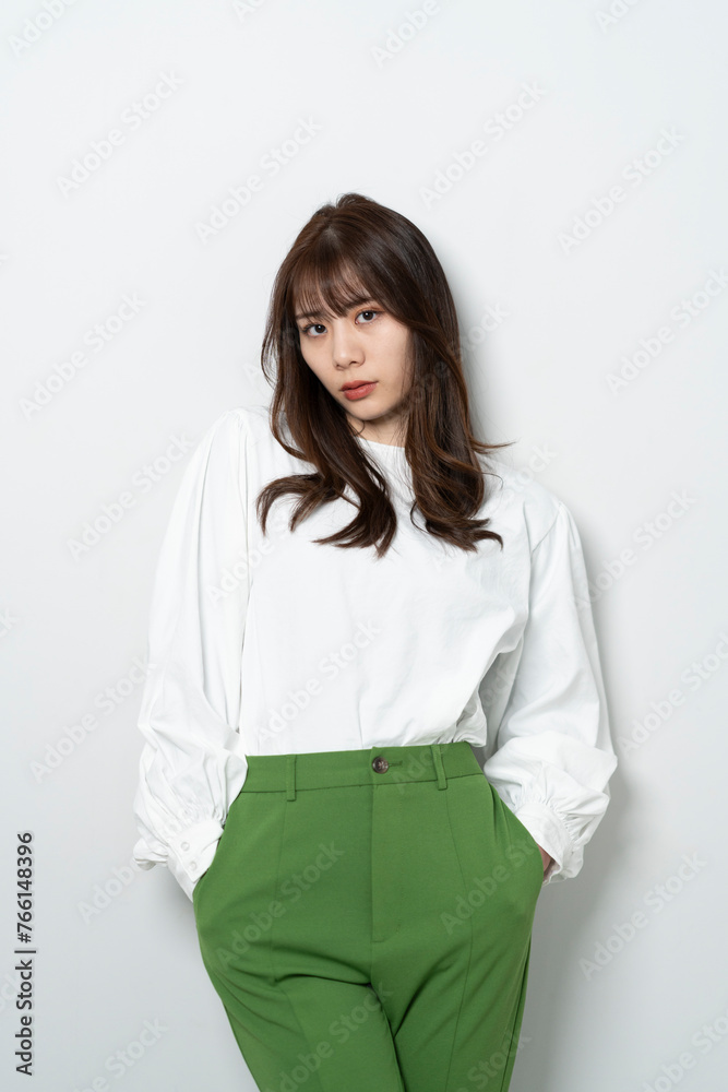 クールな女性 クールな女性