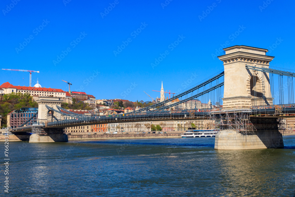 Fototapeta premium Szechenyi Chain bridge over the Danube river in Budapest, Hungary