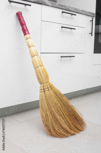 Household used of straw broom for floor dust cleaning