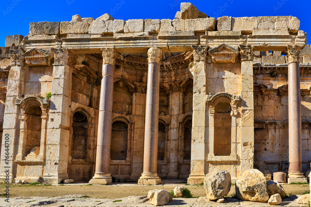 Lebanon Ancient Temple of Baalbek on a sunny autumn day - obrazy, fototapety, plakaty 