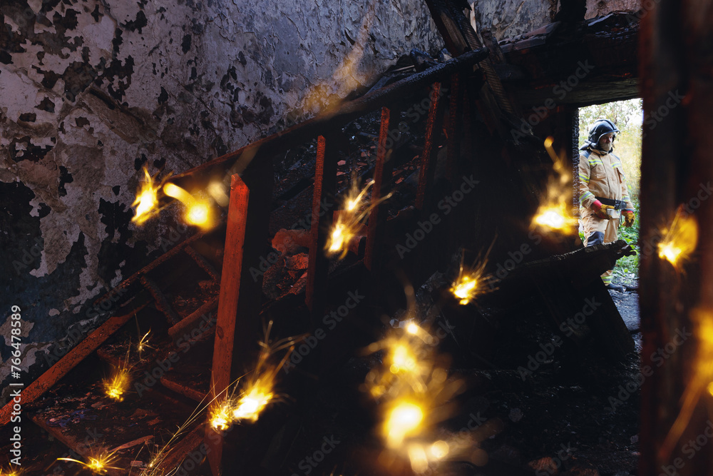 Electrical short circuit. Failure caused by burning wire and rosettes