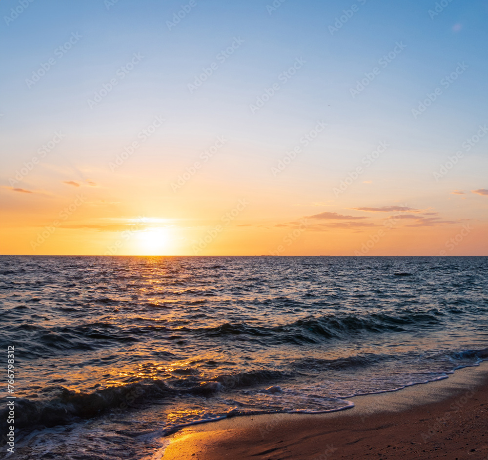 Obraz premium Landscape horizon viewpoint panorama summer shore sea beach nobody wind wave cool holiday look calm big sunset sky twilight evening on day time nature tropical coast beautiful ocean water travel