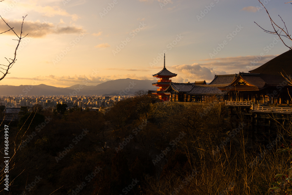 Naklejka premium 夕日の清水寺