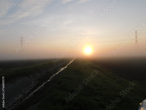 paesaggio alba in campagna