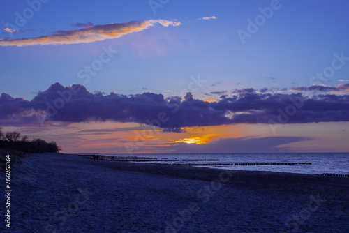 Fototapete coast of the Baltic Sea in evening just before sunset near Kolobrzeg Poland